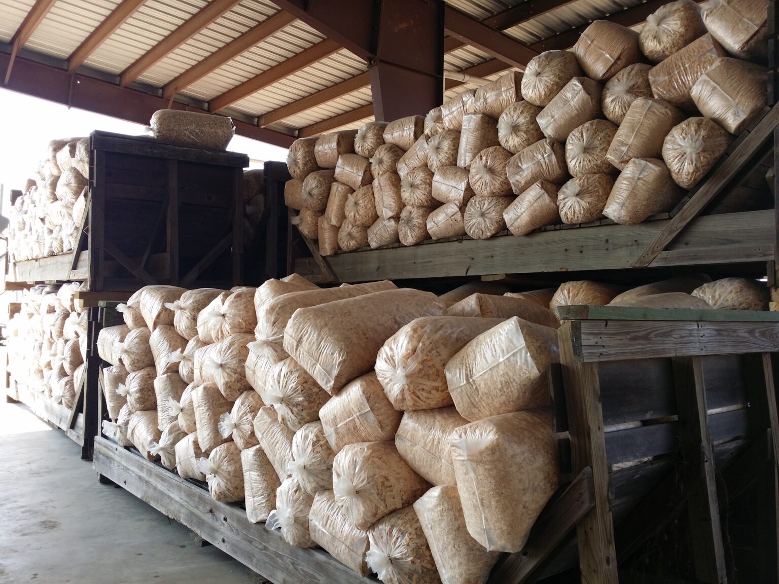 pine animal bedding shavings stock in Houston